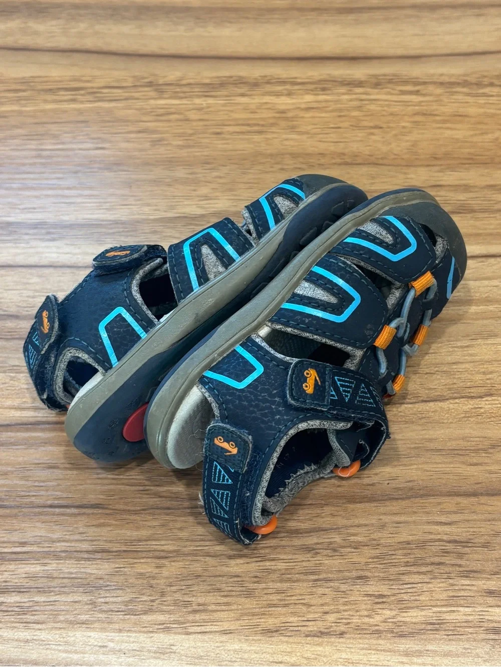 See Kai Run Sandals blue closed toe sz 6